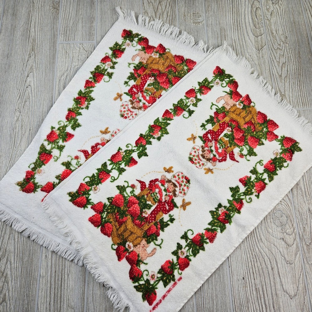 Vintage Strawberry Shortcake Hand Towels Set of 2 Leshner 80s Made in USA